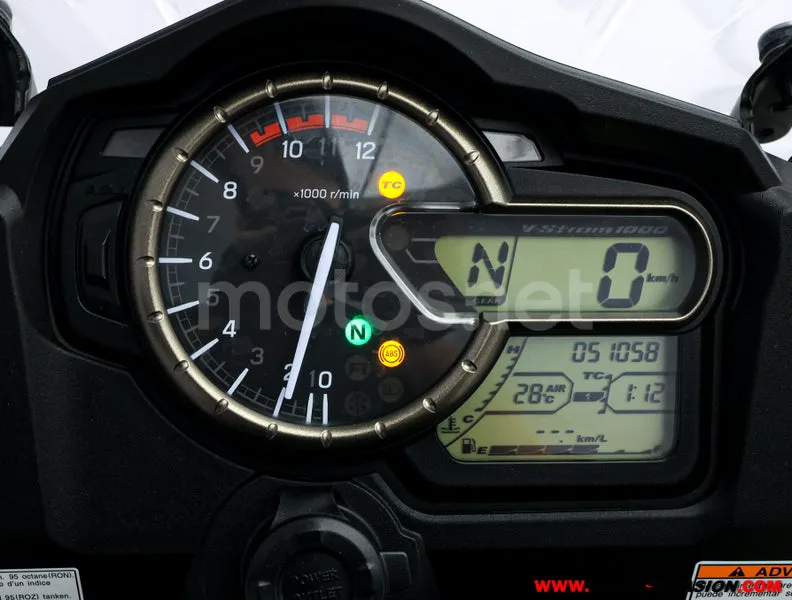 Suzuki V-Strom 1000 – Vista 6