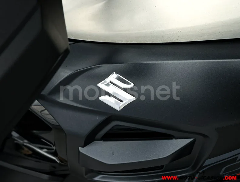 Suzuki V-Strom 1000 – Vista 9