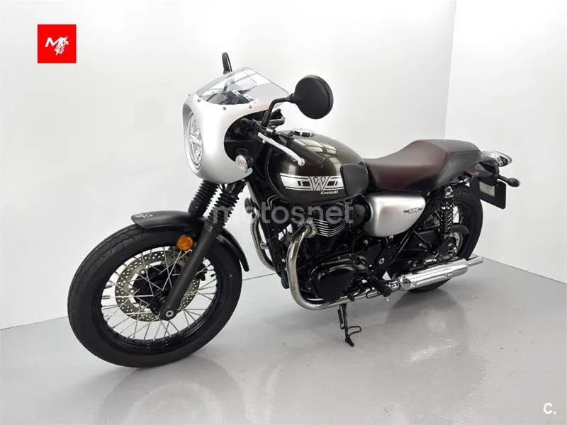 Kawasaki W800 – Vista 13