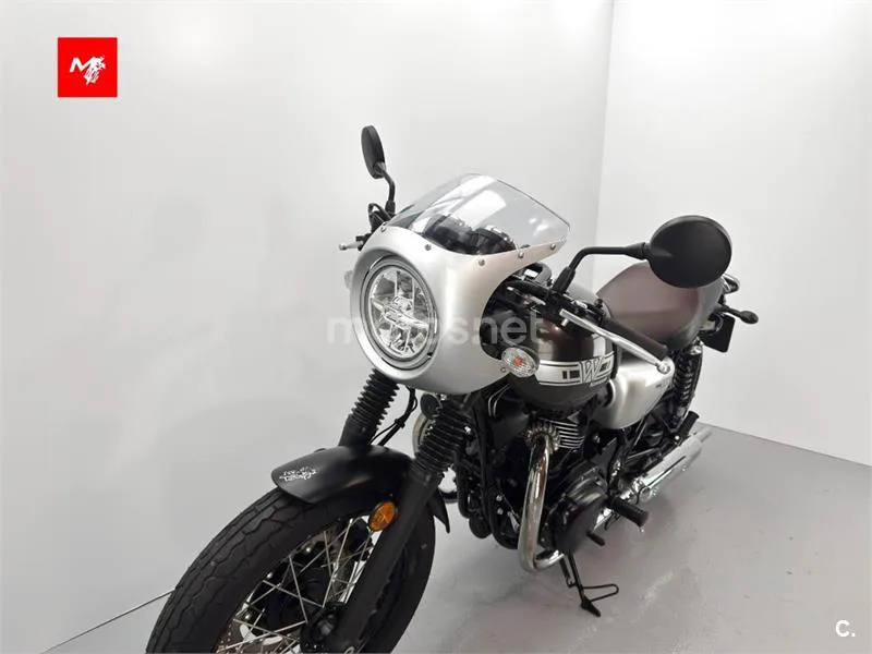 Kawasaki W800 – Vista 14