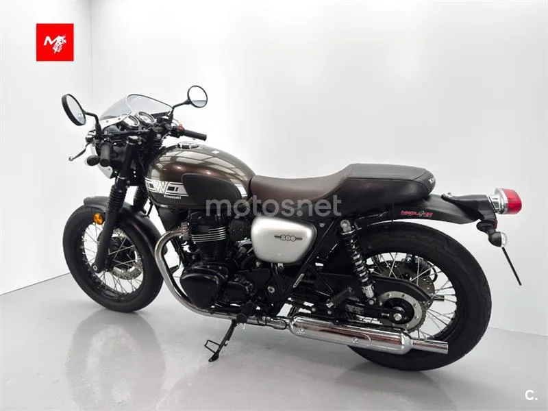 Kawasaki W800 – Vista 15
