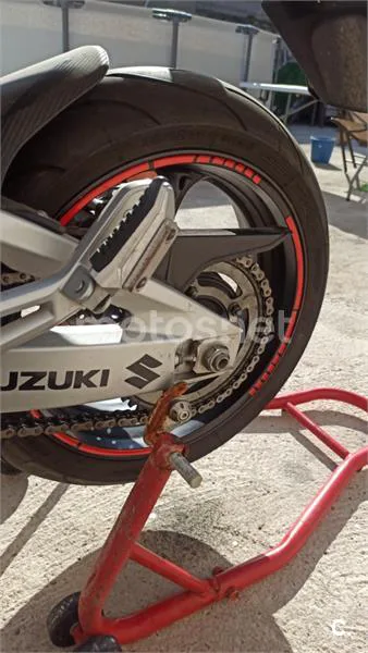 Suzuki GSR 600 – Vista 2