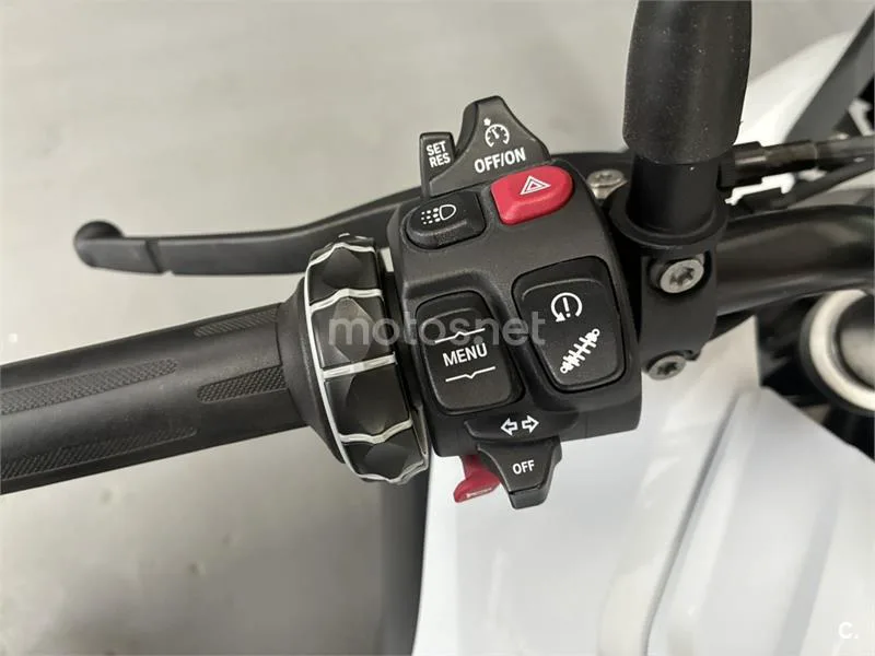 BMW F 750 – Vista 8