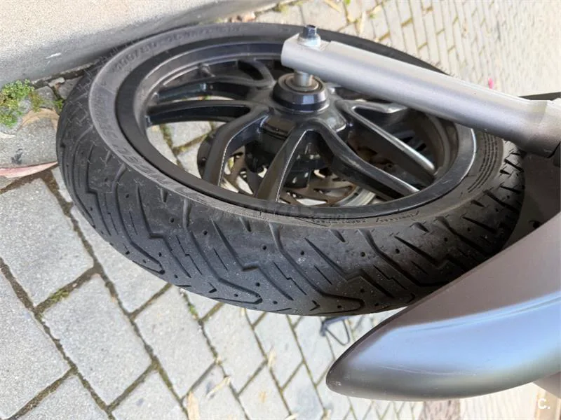 Kymco People S 125 – Vista 4