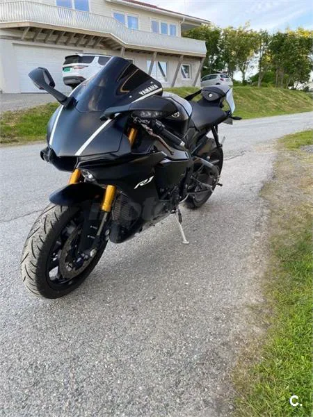 Yamaha R1 – Vista 2