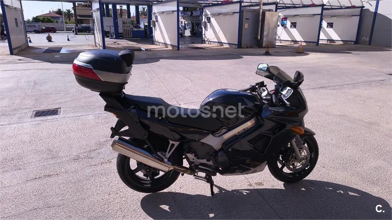 Honda VFR 800 – Vista 3