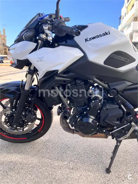 Kawasaki Z650 – Vista 7