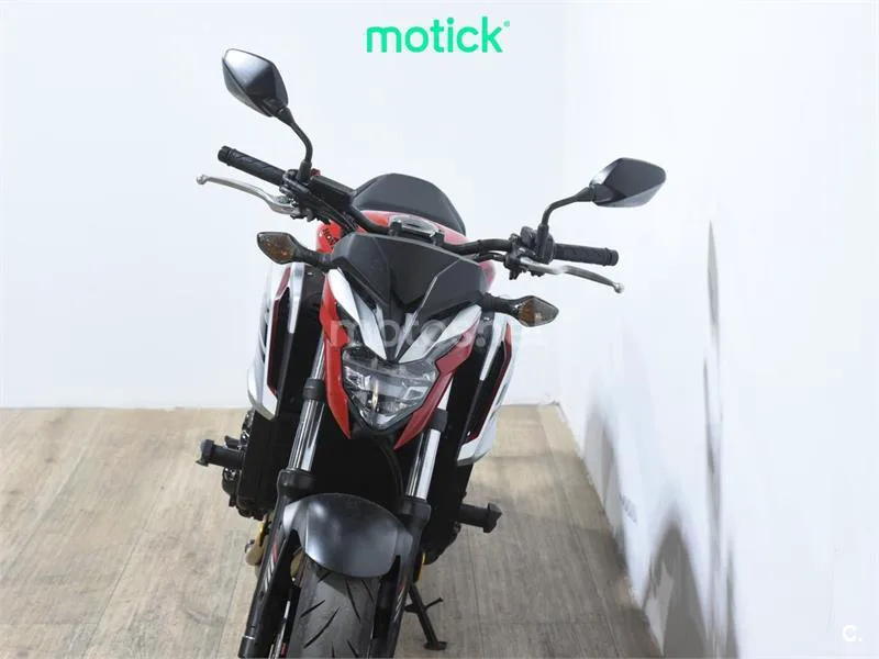 Honda CB 650 F – Vista 11