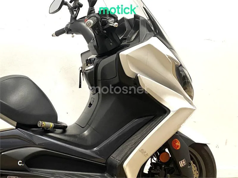 Kymco Super Dink 350 – Vista 3