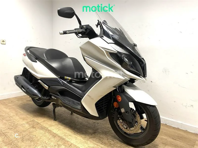 Kymco Super Dink 350 – Vista 5