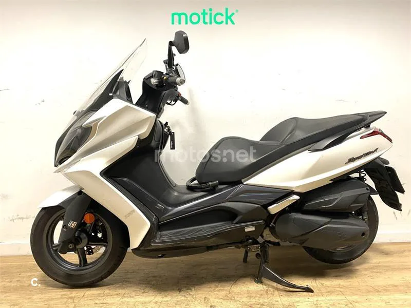 Kymco Super Dink 350 – Vista 7