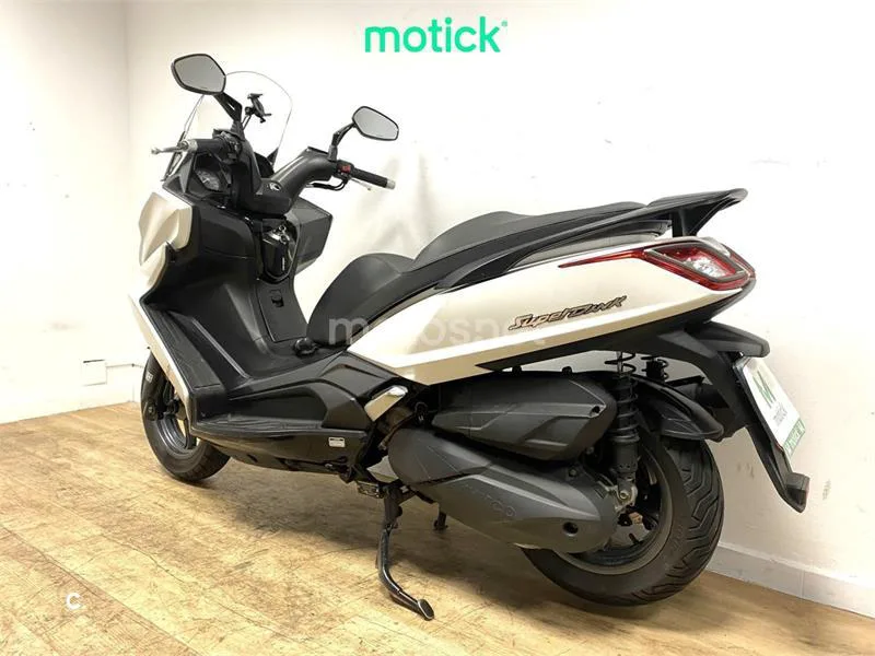 Kymco Super Dink 350 – Vista 10