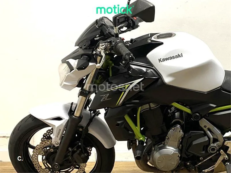 Kawasaki Z650 – Vista 9