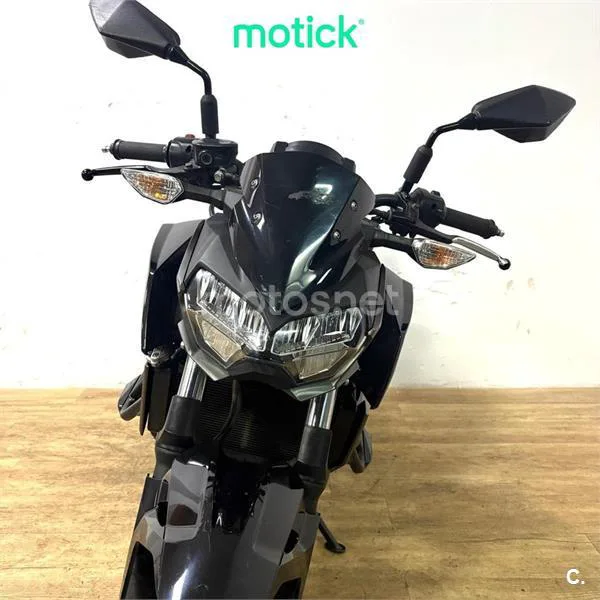 Kawasaki Z400 – Vista 8