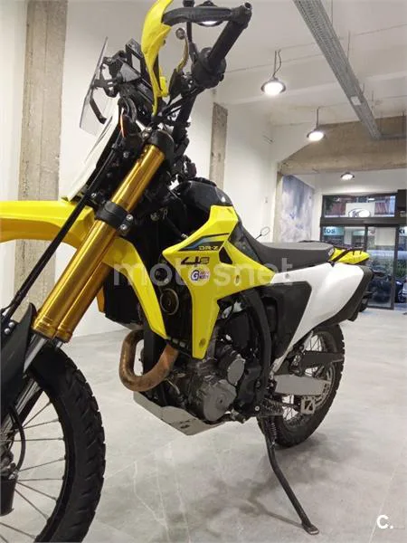 Suzuki DR-Z4 SM – Vista 11