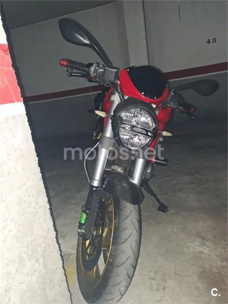 Ducati Monster 696 – Vista 5