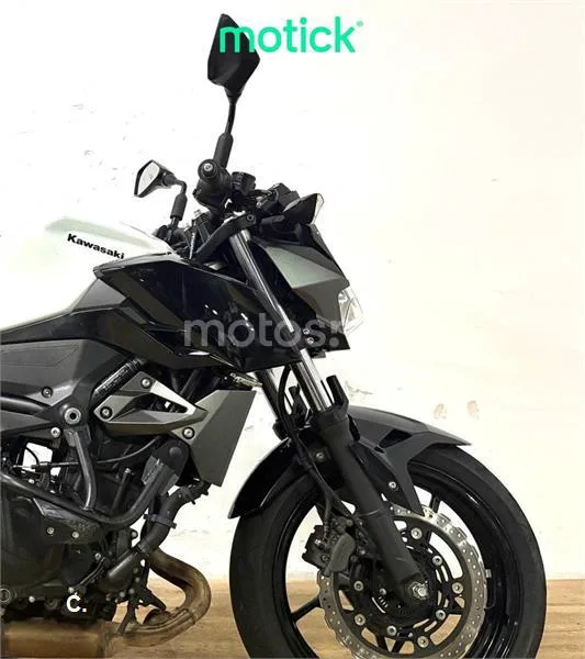 Kawasaki Z400 – Vista 3