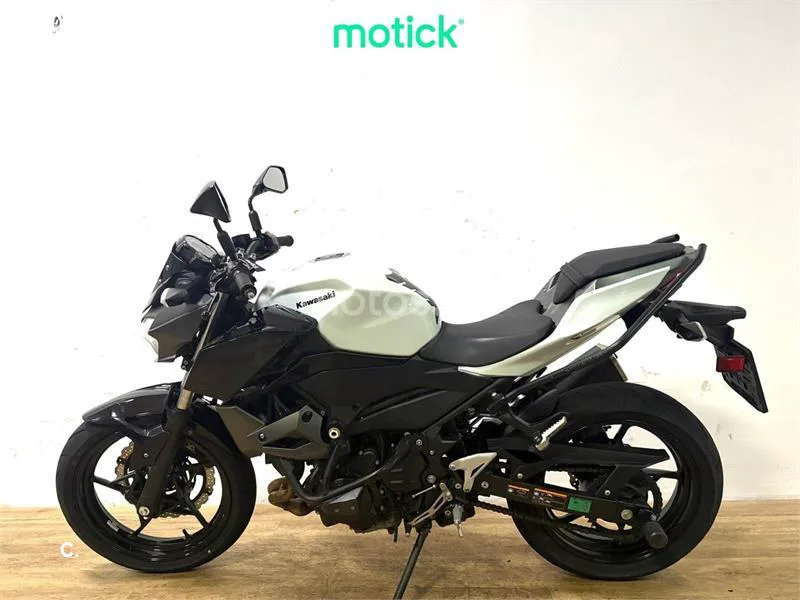 Kawasaki Z400 – Vista 5
