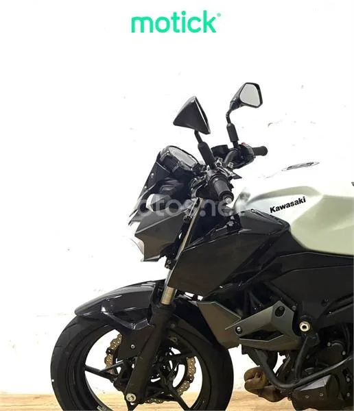 Kawasaki Z400 – Vista 6
