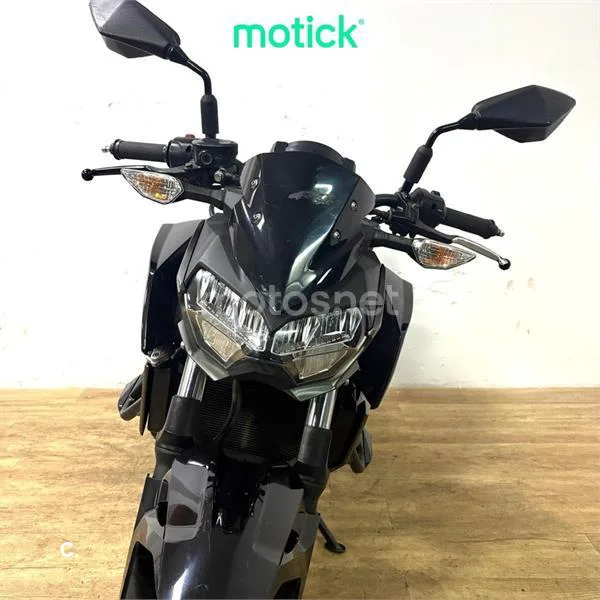 Kawasaki Z400 – Vista 8