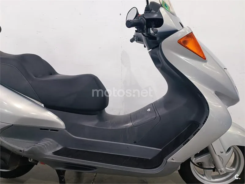 Honda FES 250 Foresight – Vista 12