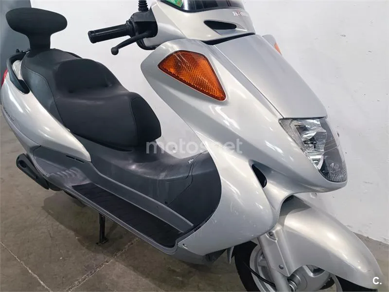 Honda FES 250 Foresight – Vista 13