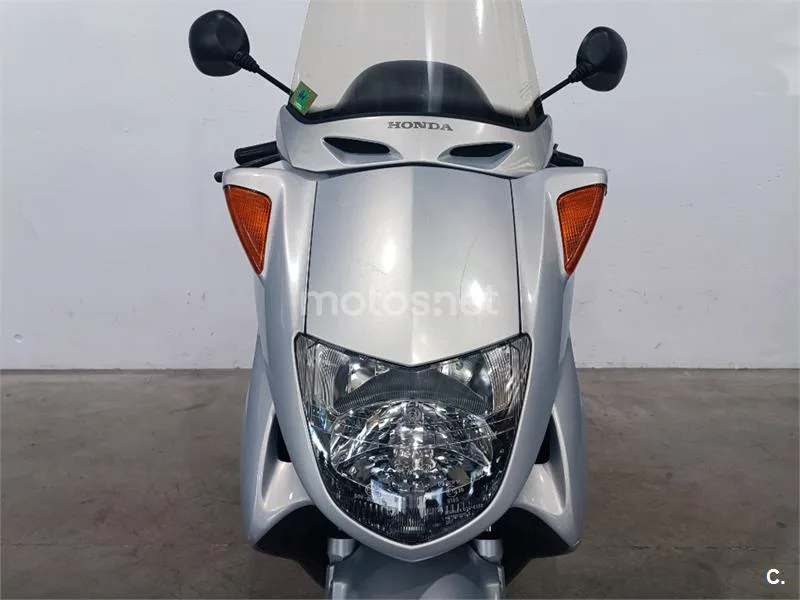 Honda FES 250 Foresight – Vista 17