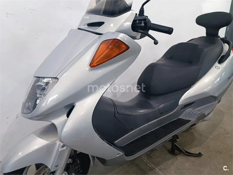 Honda FES 250 Foresight – Vista 20