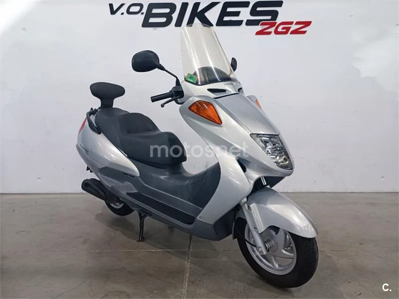 Honda FES 250 Foresight – Vista 3