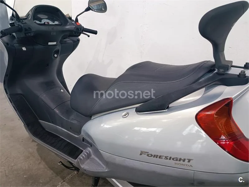 Honda FES 250 Foresight – Vista 21