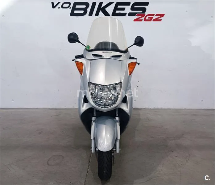 Honda FES 250 Foresight – Vista 4