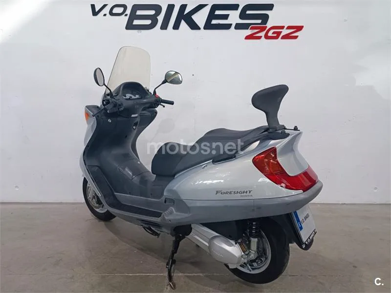 Honda FES 250 Foresight – Vista 6