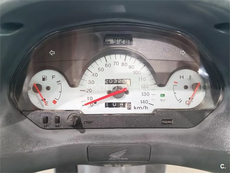 Honda FES 250 Foresight – Vista 10