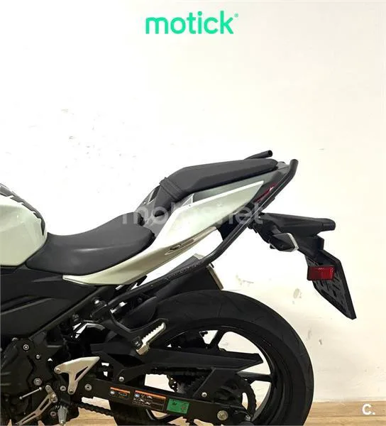 Kawasaki Z400 – Vista 7