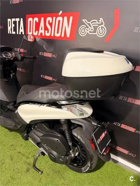 Piaggio Beverly – Vista 4