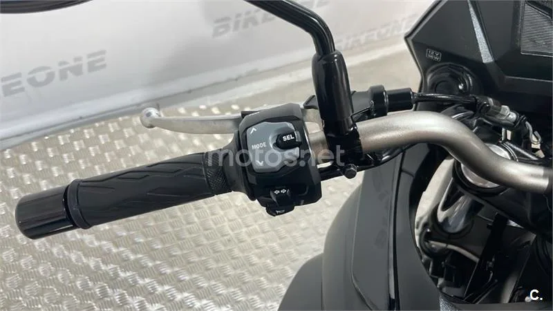 Suzuki V-Strom 650 – Vista 10