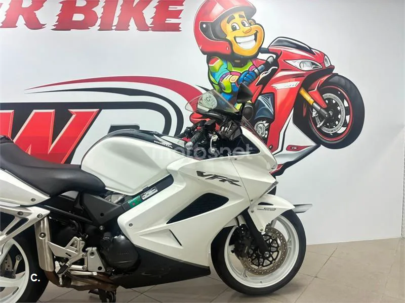 Honda VFR 800 – Vista 5