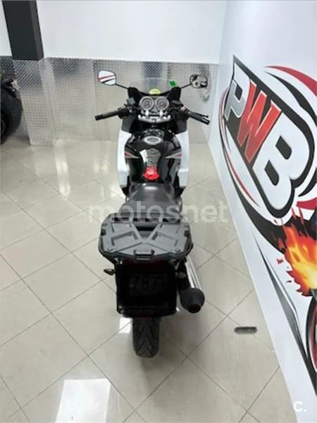 Suzuki GS 500 F – Vista 8