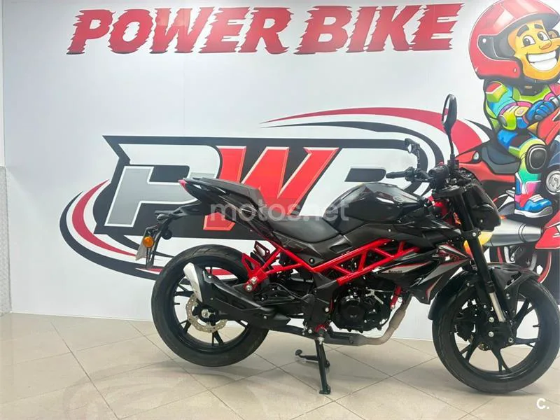 Benelli BN 125 – Vista 3