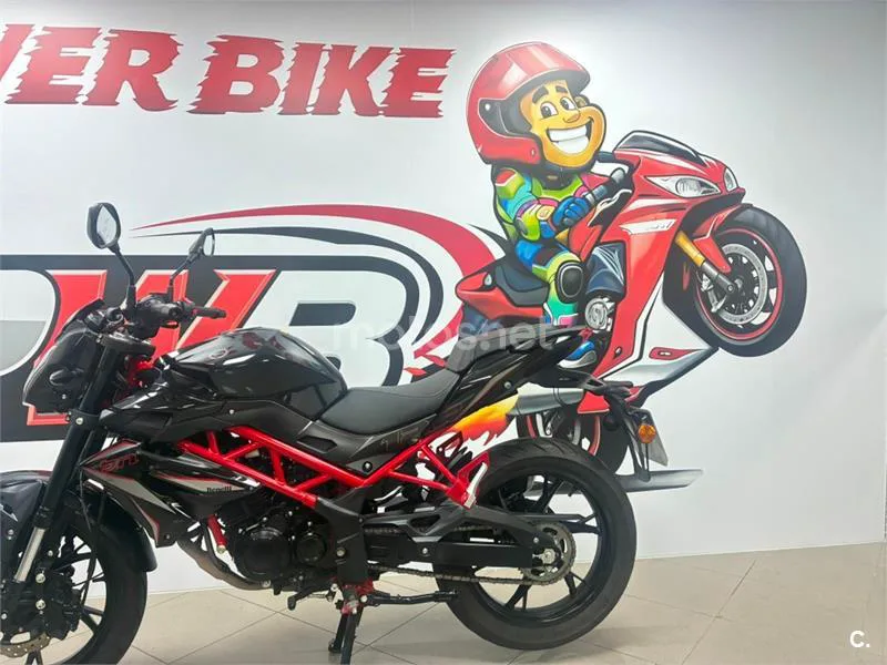Benelli BN 125 – Vista 7