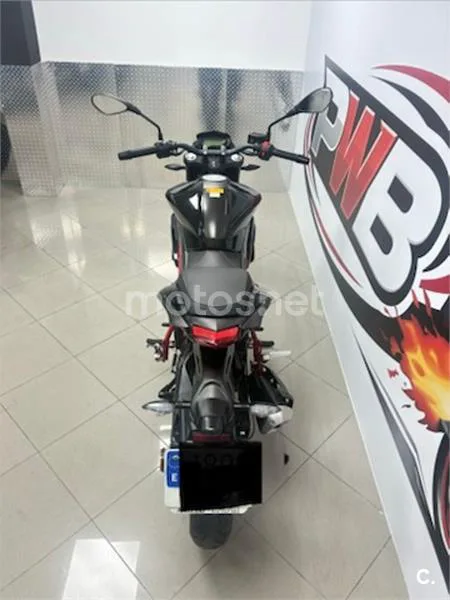 Benelli BN 125 – Vista 8