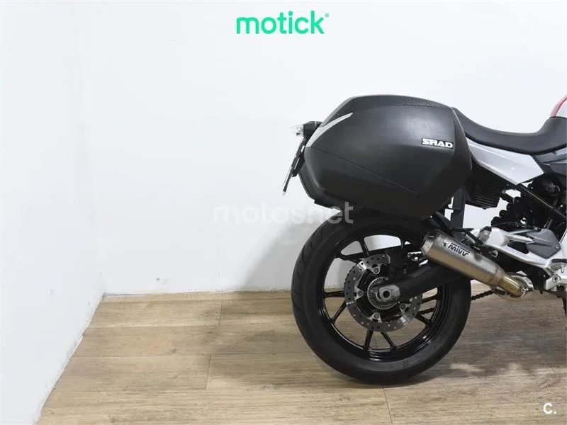 BMW F 900 R – Vista 3
