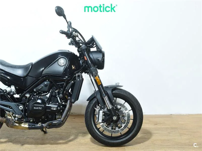 Benelli Leoncino 500 – Vista 4