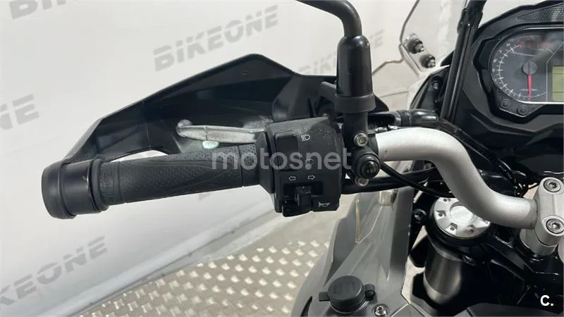 Benelli TRK 502 – Vista 11