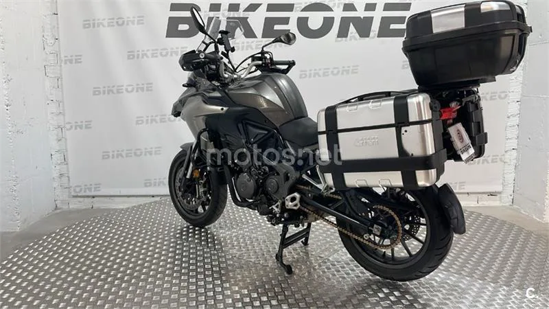 Benelli TRK 502 – Vista 7