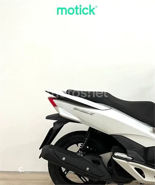 Honda PCX 125 – Vista 3