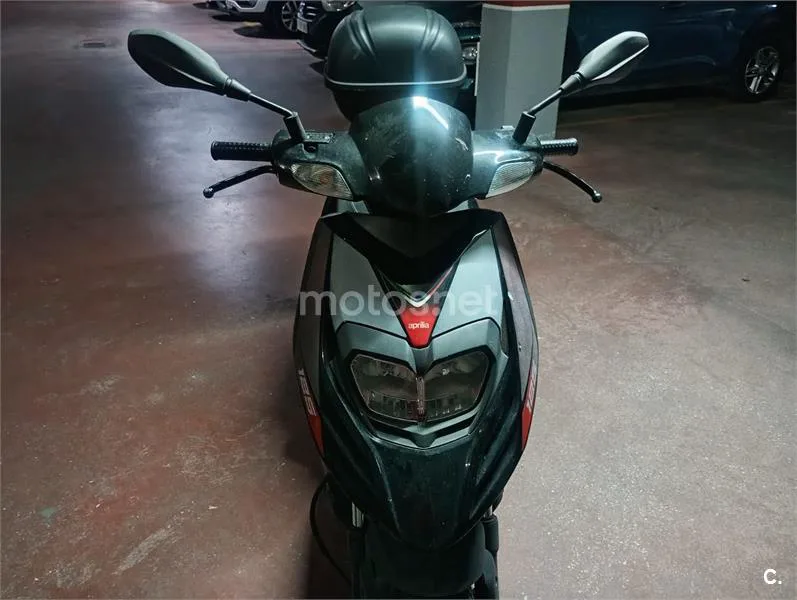 Aprilia SR Motard 125 – Vista 4