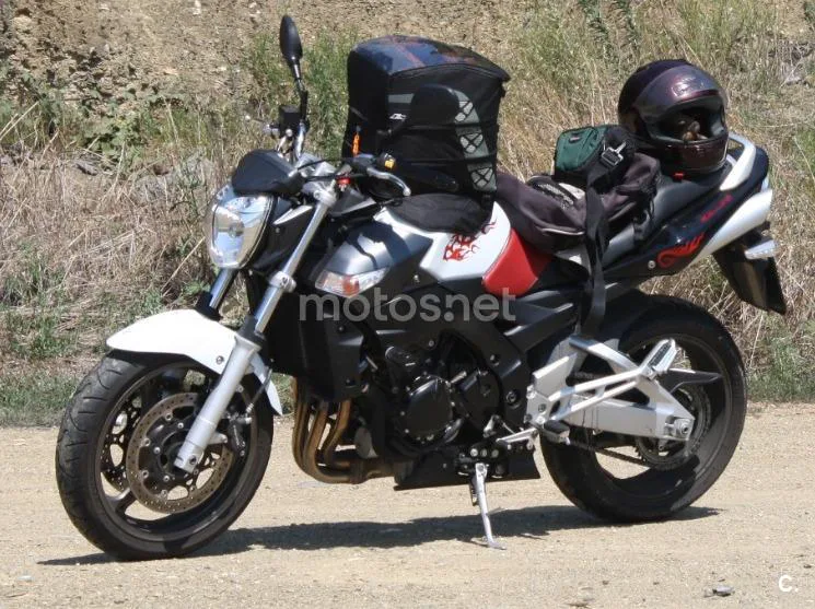 Suzuki GSR600 - Vista 3