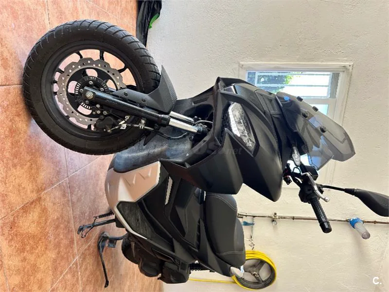Aprilia SR GT 125 – Vista 2