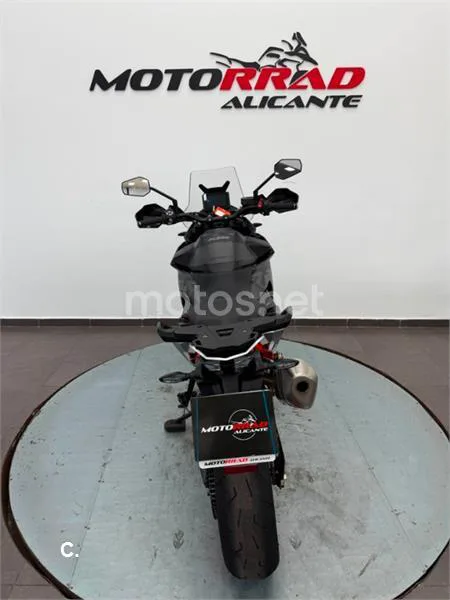 KTM 890 – Vista 4